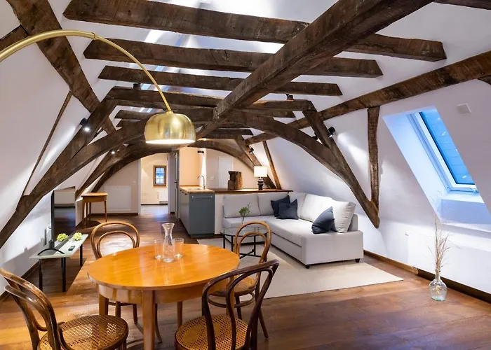 Goldener Loewe Apartment